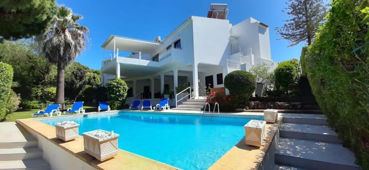 Villa Hibiscus, Great Location In Vilamoura, Lush Green Lawns And Garden Quarteira Exteriör bild